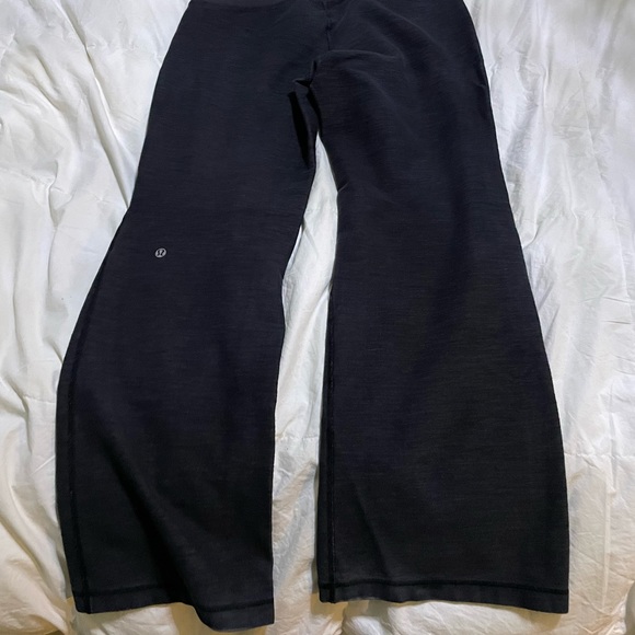 Lululemon pants, boot leg cut. - Picture 4 of 6
